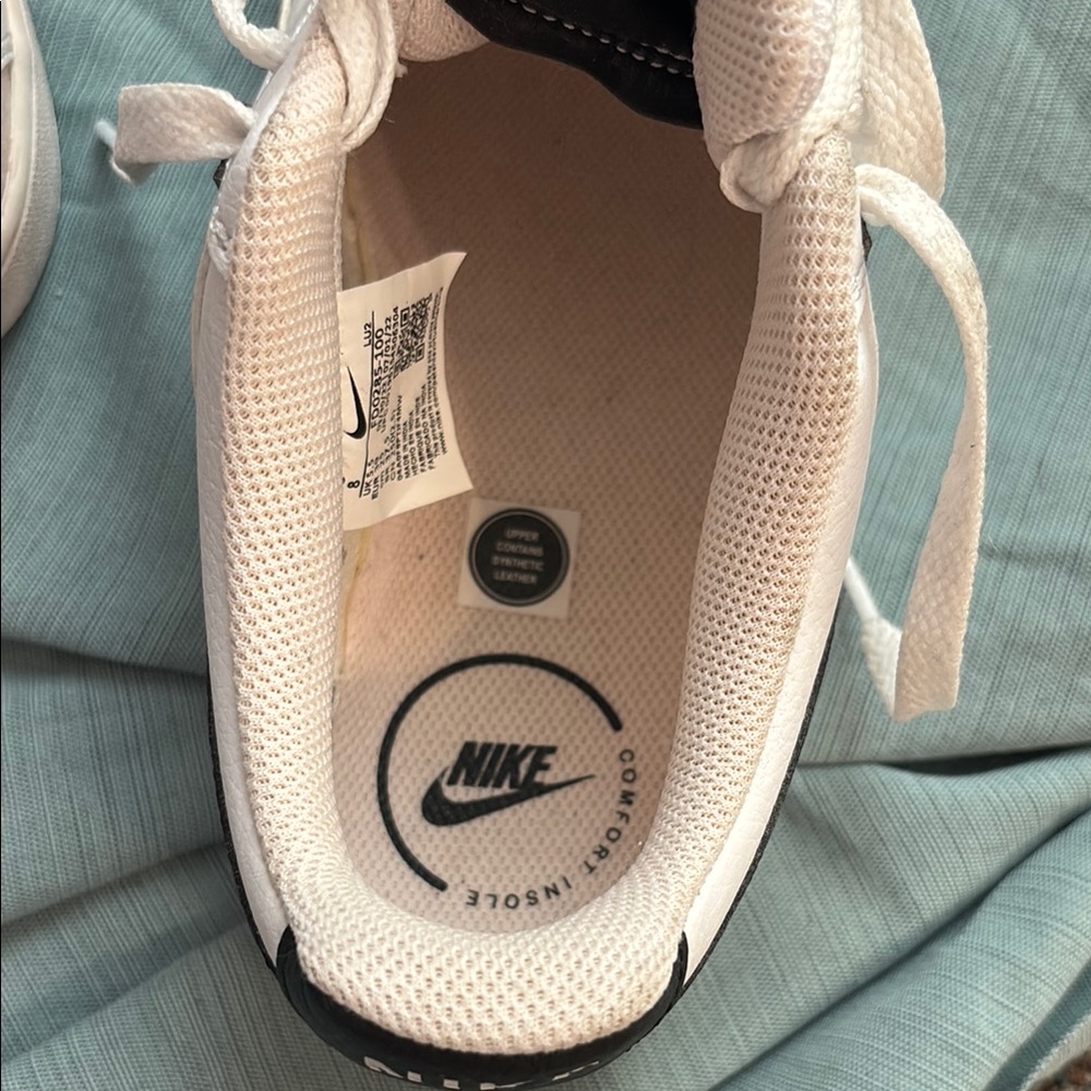 Nike White and Black Sneakers with peach/tan accents, size 8 - Picture 5 of 10
